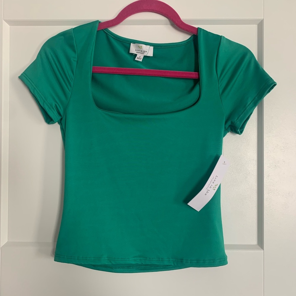 Green short sleeve square neck top